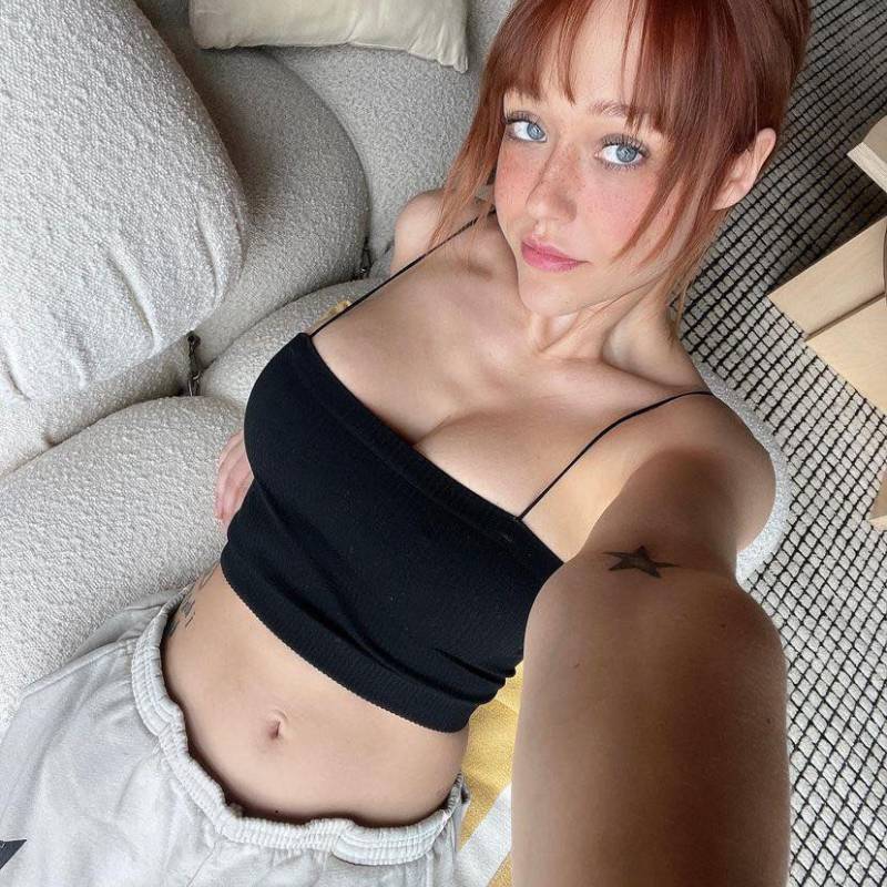 Meet Joan, 19 Female from United States - Free Online Dating at AhhDate