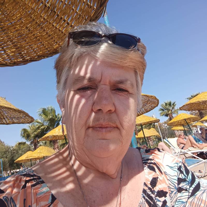 Meet Lynne, 62 Female from Regno Unito - Free Online Dating at AhhDate