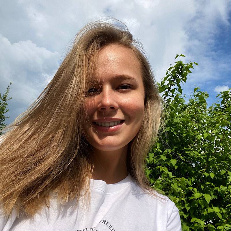 Meet Anastasia, 34 Female from Suiza - Free Online Dating at AhhDate