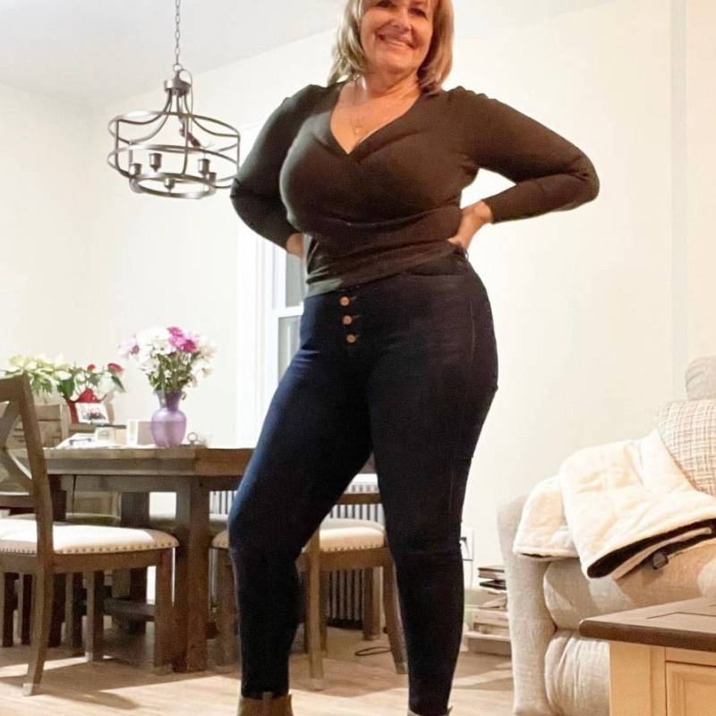 Meet Eva, 43 Female from Deutschland - Free Online Dating at AhhDate