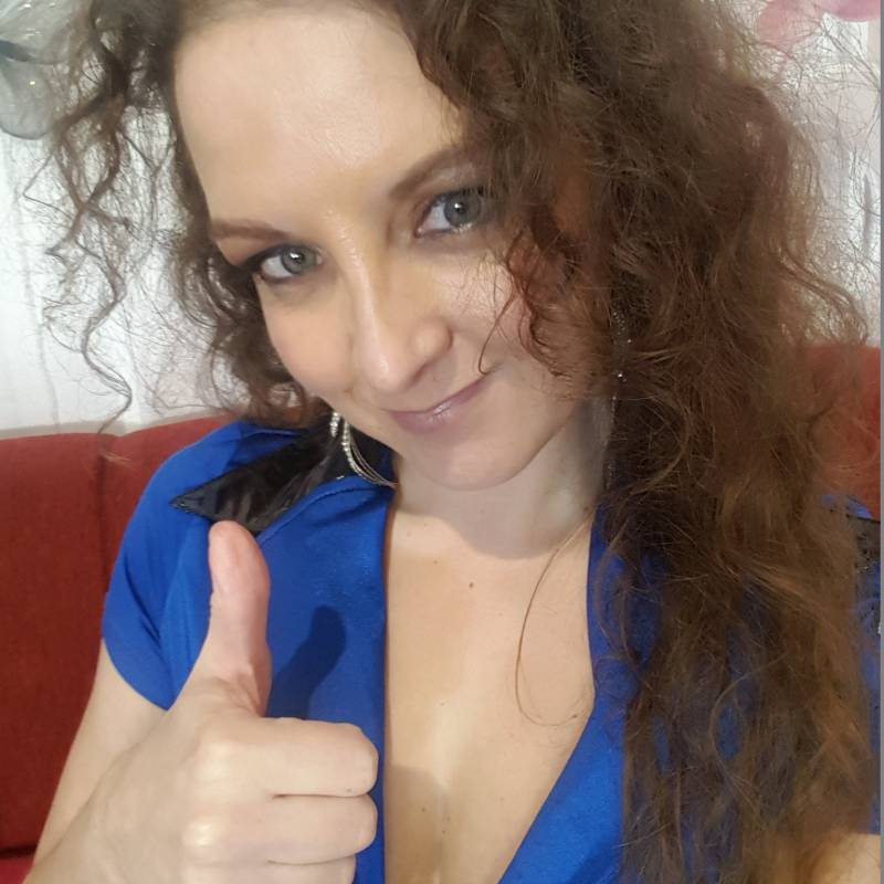 Meet Catherine, 18 Female from Francia - Free Online Dating at AhhDate