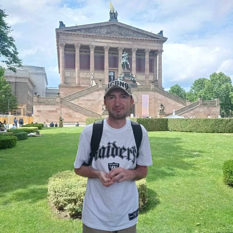 Meet Александр, 38 Male from Украина - Free Online Dating at AhhDate - Photo 6976