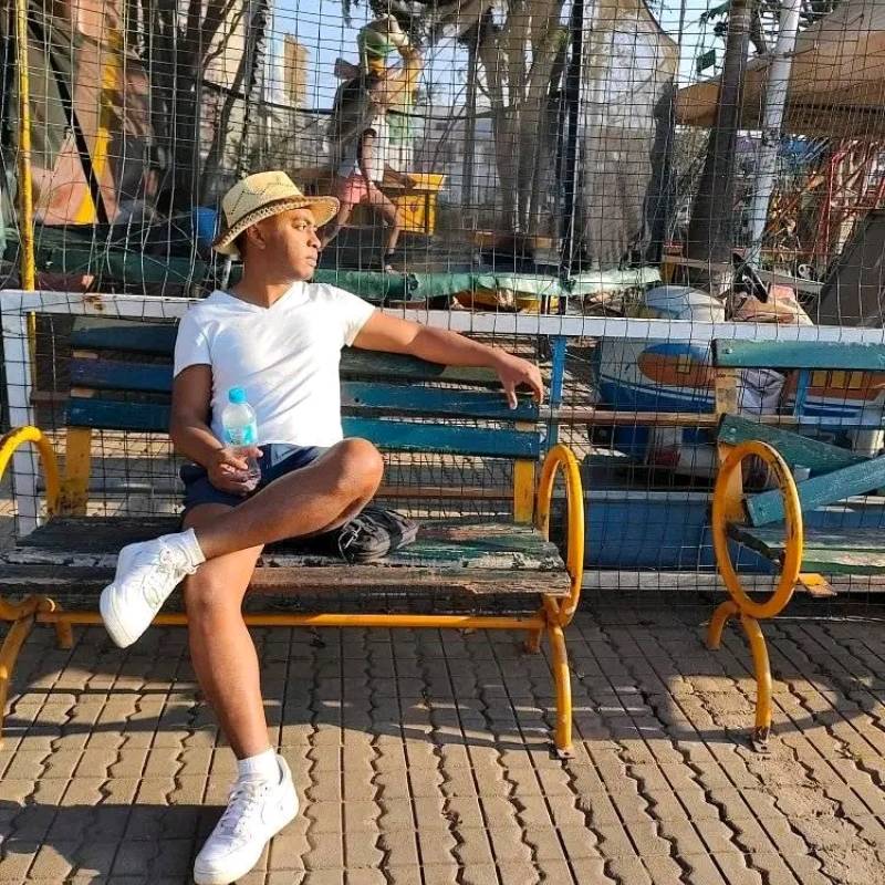 Meet Loic, 29 Male from Madagascar - Free Online Dating at AhhDate