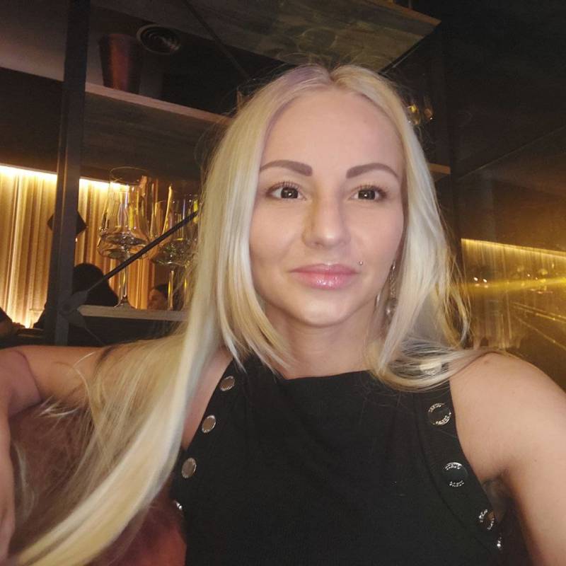 Meet Alisa, 19 Female from Ukrayna - Free Online Dating at AhhDate