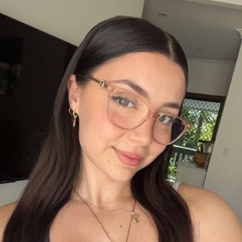 Meet Alicia, 27 Female from Ecuador - Free Online Dating at AhhDate