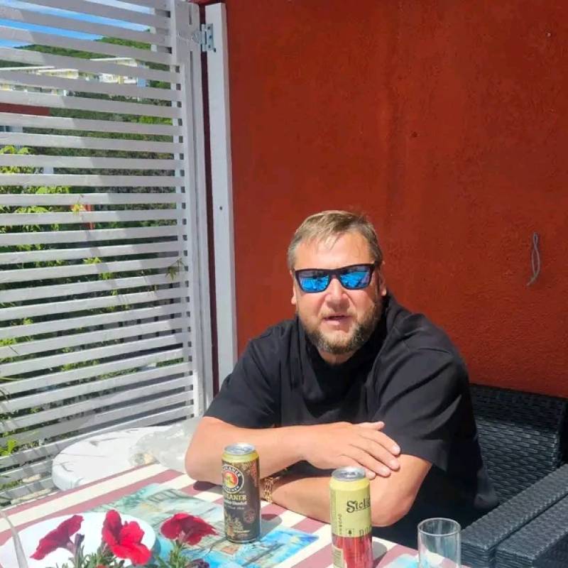 Meet Matthias, 40 Male from Eslovaquia - Free Online Dating at AhhDate