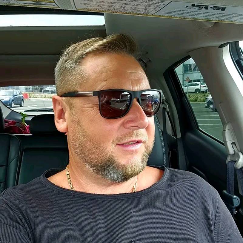 Meet Matthias, 40 Male from Eslovaquia - Free Online Dating at AhhDate - Photo 12200