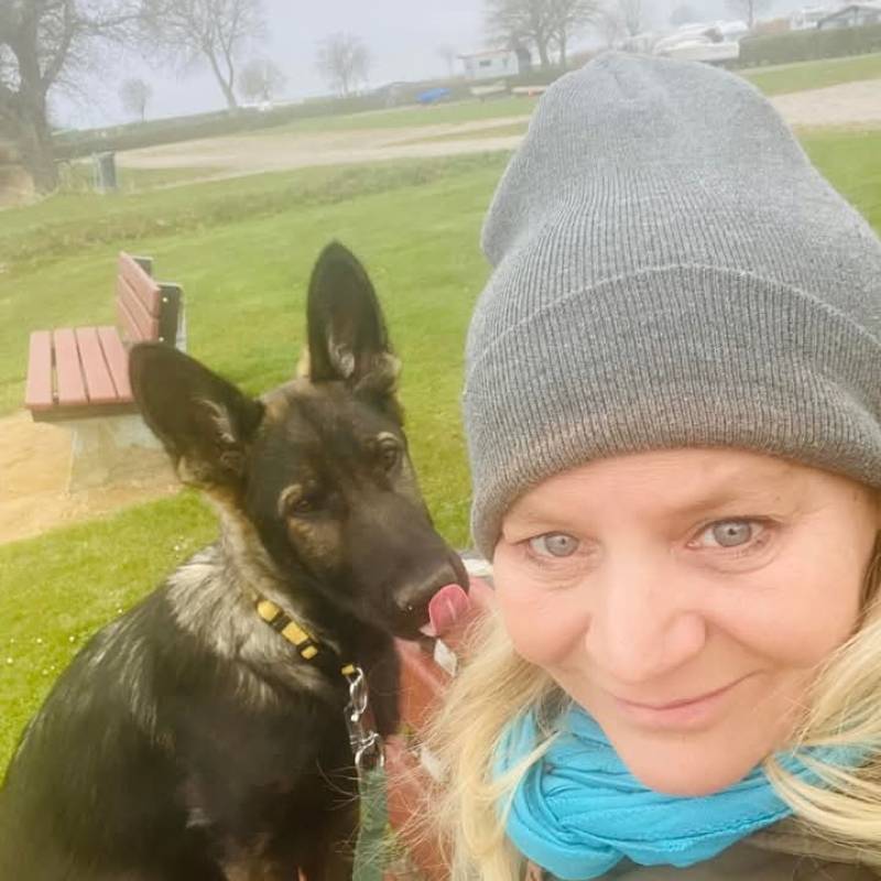 Meet Lisa, 18 Female from Germany - Free Online Dating at AhhDate