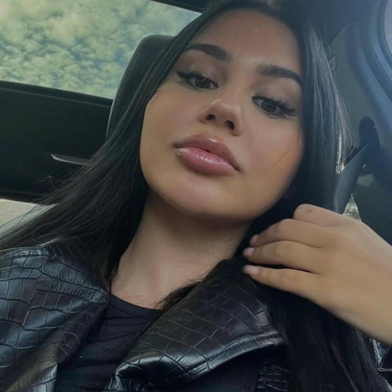 Meet Lois, 28 Female from Italy - Free Online Dating at AhhDate