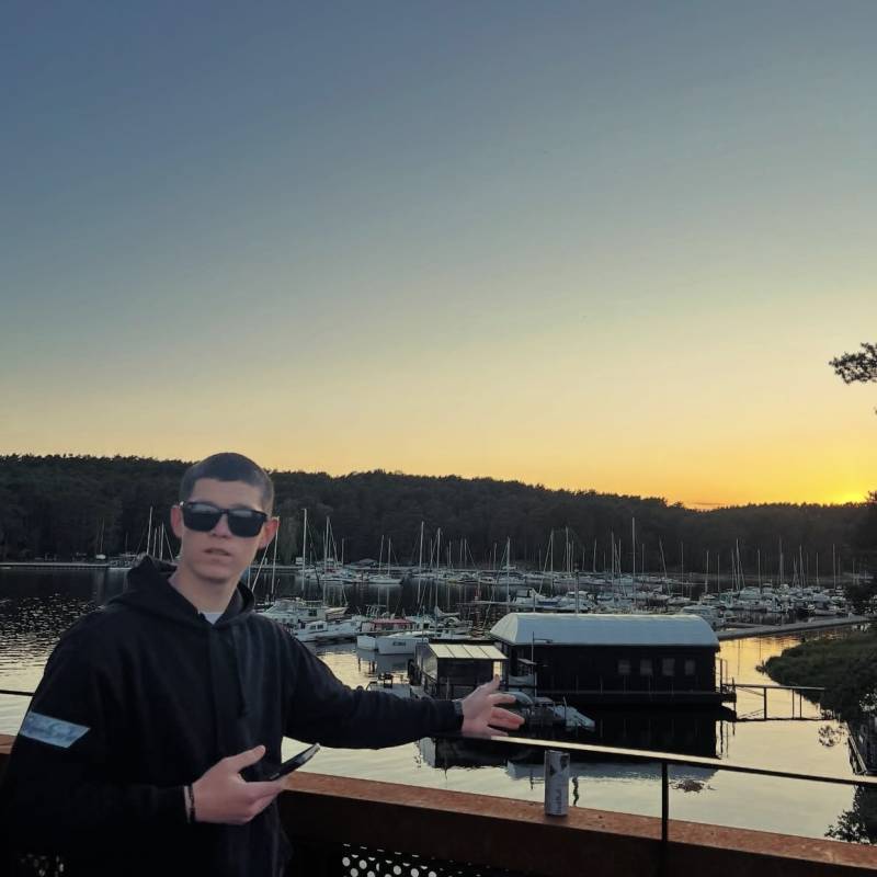 Meet Виталий, 19 Male from Litauen - Free Online Dating at AhhDate