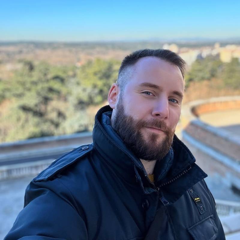 Meet Łukasz, 48 Male from Polen - Free Online Dating at AhhDate