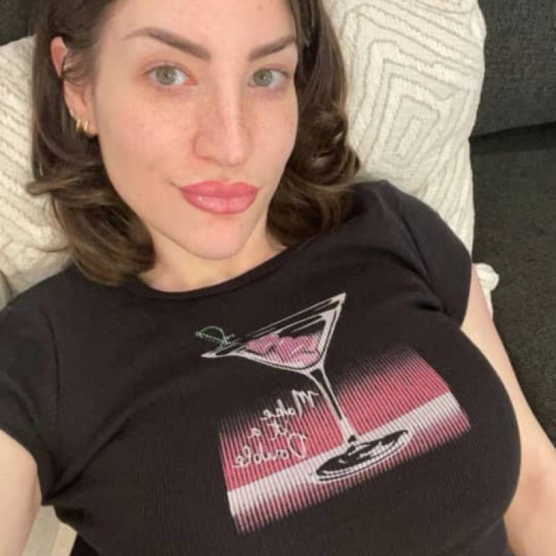 Meet Charlotte, 24 Female from Los Angeles, stati Uniti - Free Online Dating at AhhDate - Photo 14193