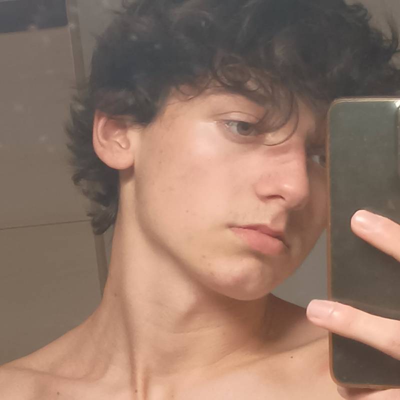 Meet Sebastien, 20 Male from Bratislava, Eslováquia - Free Online Dating at AhhDate