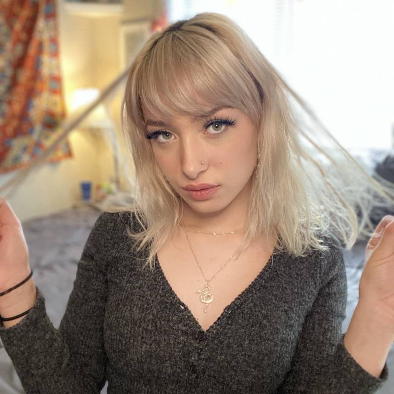 Meet Sandra, 18 Female from United States - Free Online Dating at AhhDate