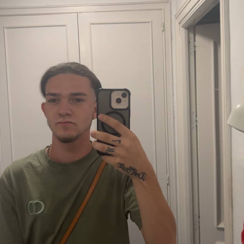 Meet Aramis, 22 Male from Spain - Free Online Dating at AhhDate