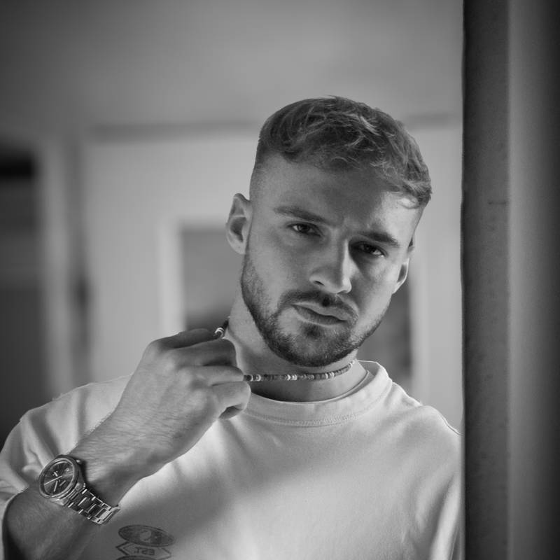 Meet Janis, 23 Male from Suisse - Free Online Dating at AhhDate