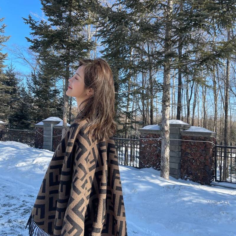 Meet Lina, 18 Female from Китай - Free Online Dating at AhhDate