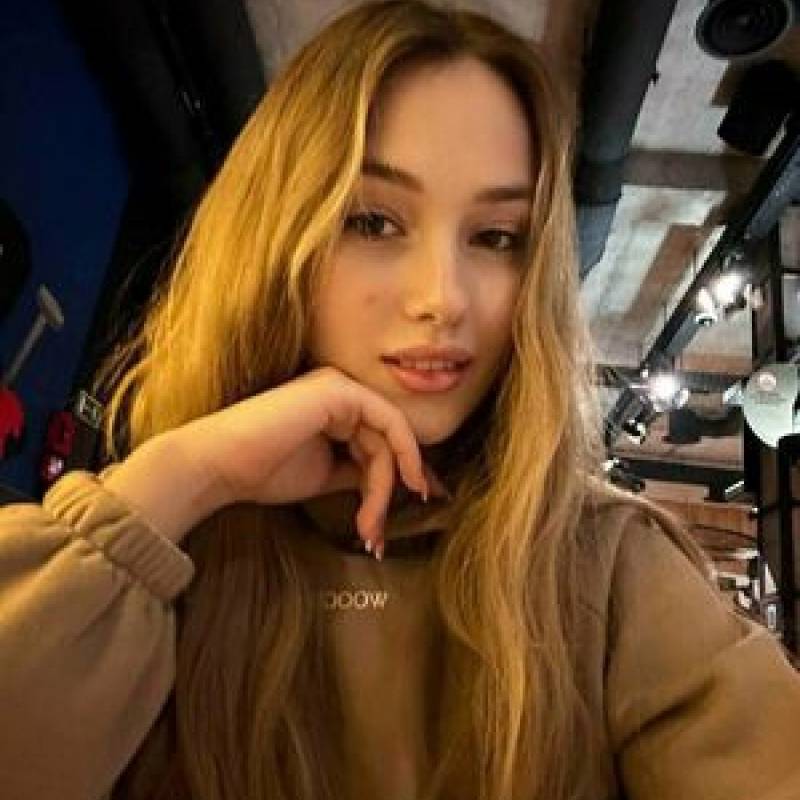 Meet Alina, 30 Female from Germany - Free Online Dating at AhhDate