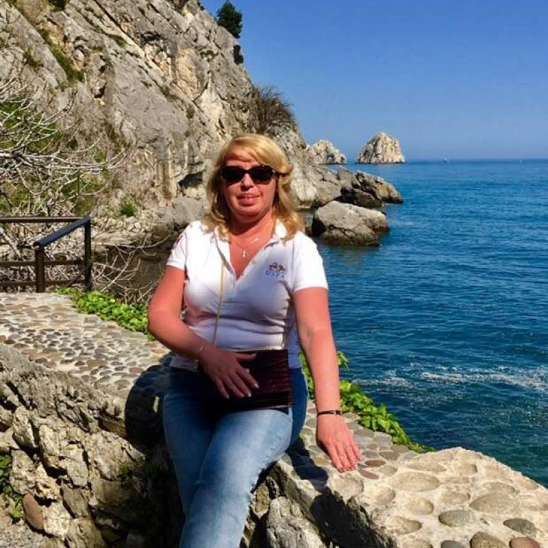 Meet anna, 42 Female from Ecuador - Free Online Dating at AhhDate