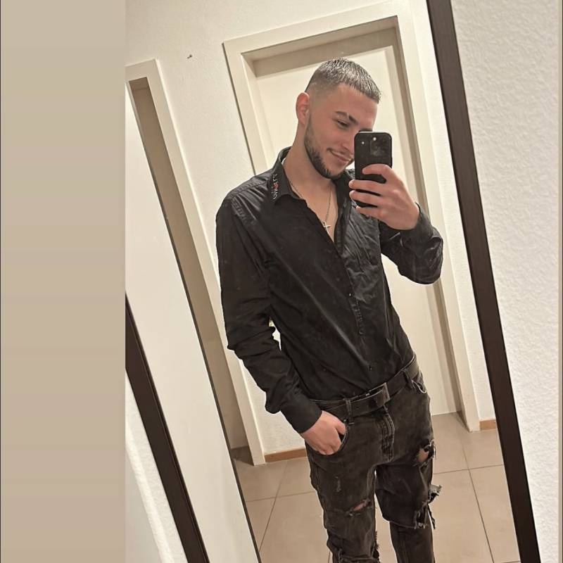 Meet Alex, 22 Male from Suíça - Free Online Dating at AhhDate - Photo 15899