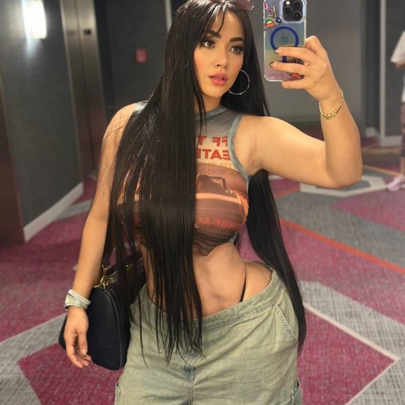 Meet Clara, 18 Female from Canada - Free Online Dating at AhhDate