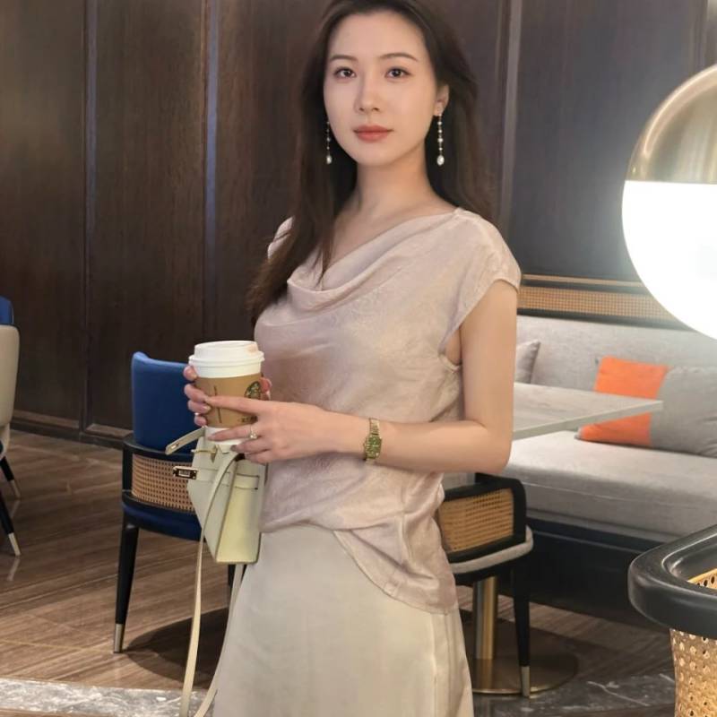 Meet Lisa, 32 Female from Colombo, Sri Lanka - Free Online Dating at AhhDate