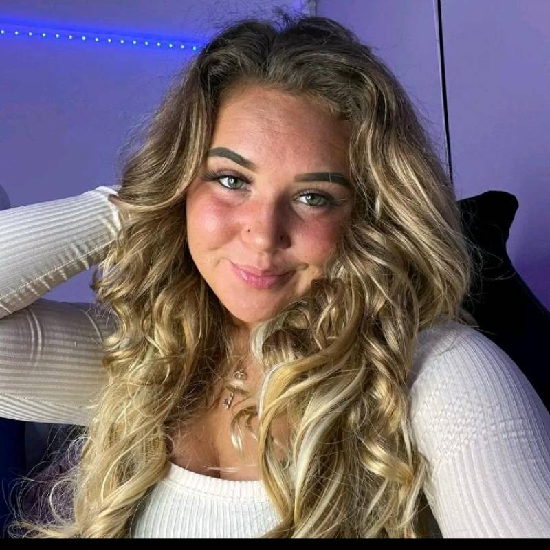 Meet Rose, 18 Female from Duitsland - Free Online Dating at AhhDate