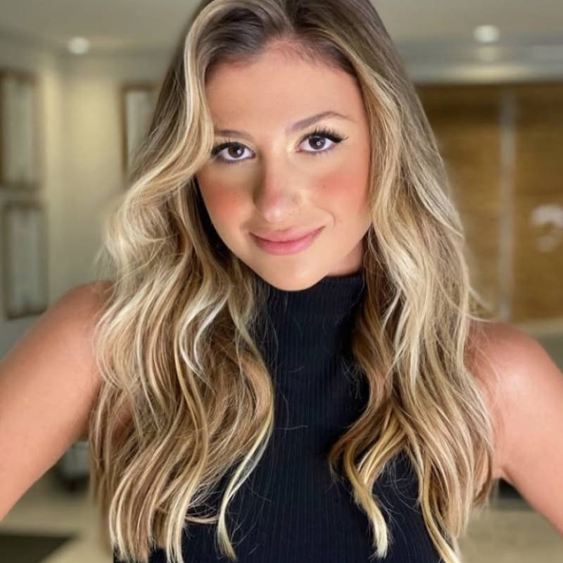 Meet Elizabeth, 18 Female from Cayman Islands - Free Online Dating at AhhDate