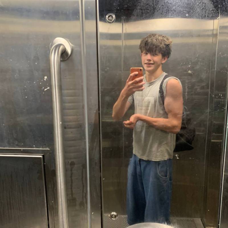 Meet Kosta, 19 Male from Suisse - Free Online Dating at AhhDate