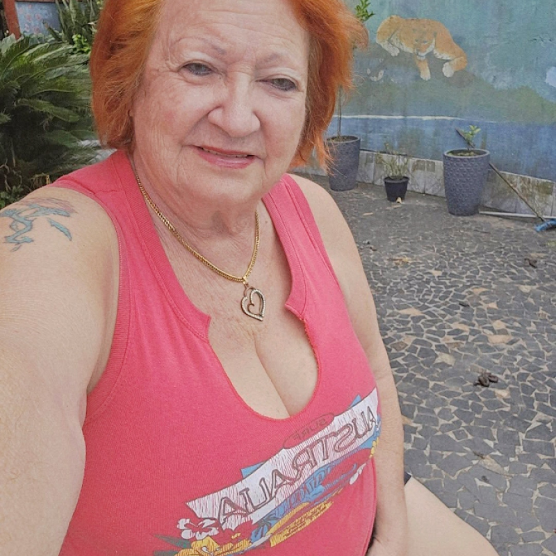 Meet Lovely, 18 Female from المملكة المتحدة - Free Online Dating at AhhDate