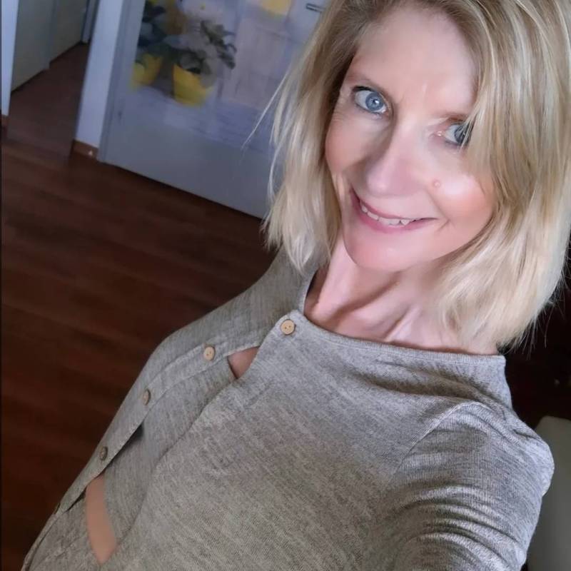 Meet isabelle, 50 Female from فرنسا - Free Online Dating at AhhDate