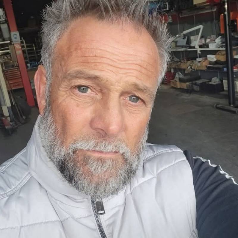 Meet Jérôme, 56 Male from القديس هيلينا - Free Online Dating at AhhDate - Photo 18312