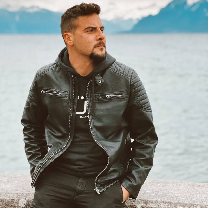 Meet Patrick, 33 Female from Suiza - Free Online Dating at AhhDate