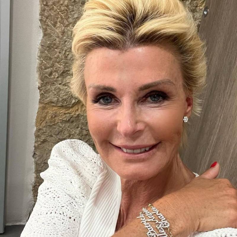 Meet Anna, 65 Female from Países Bajos - Free Online Dating at AhhDate