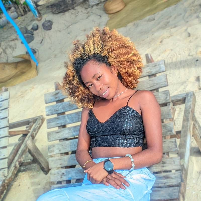 Meet RosanaH, 25 Female from Madagascar - Free Online Dating at AhhDate - Photo 23533