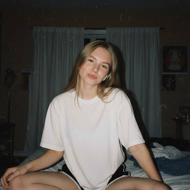 Meet Ani, 30 Female from سويسرا - Free Online Dating at AhhDate