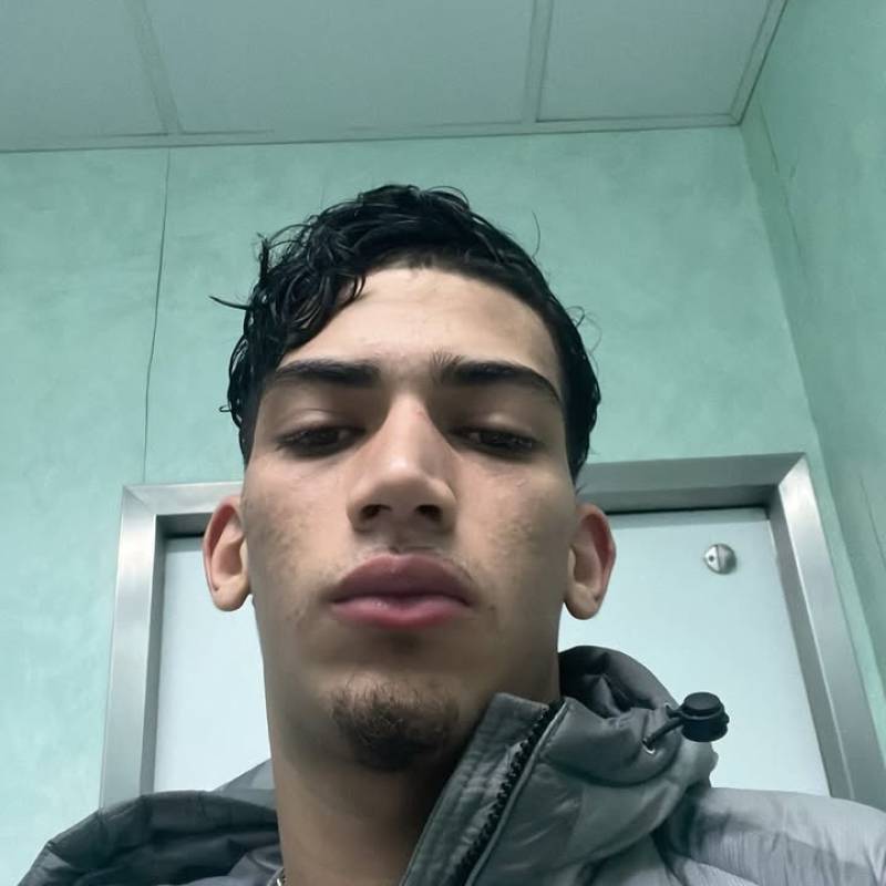 Meet Ebra, 18 Male from Espagne - Free Online Dating at AhhDate