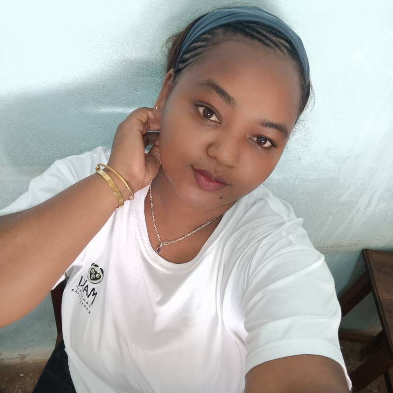 Meet Kaliana, 18 Female from Madagascar - Free Online Dating at AhhDate