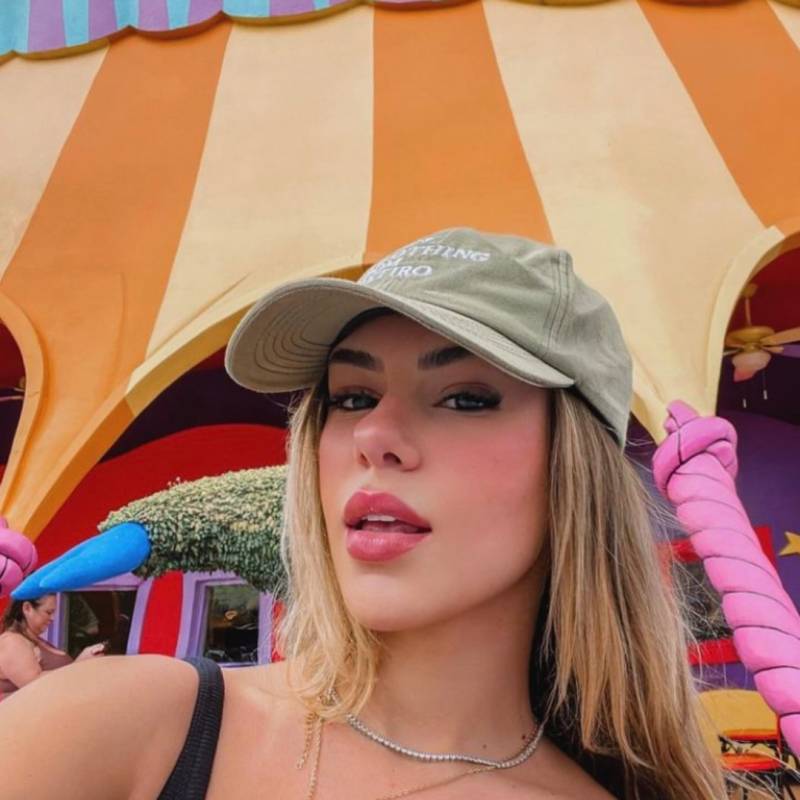 Meet Angelica, 18 Female from United Kingdom, Suiza - Free Online Dating at AhhDate