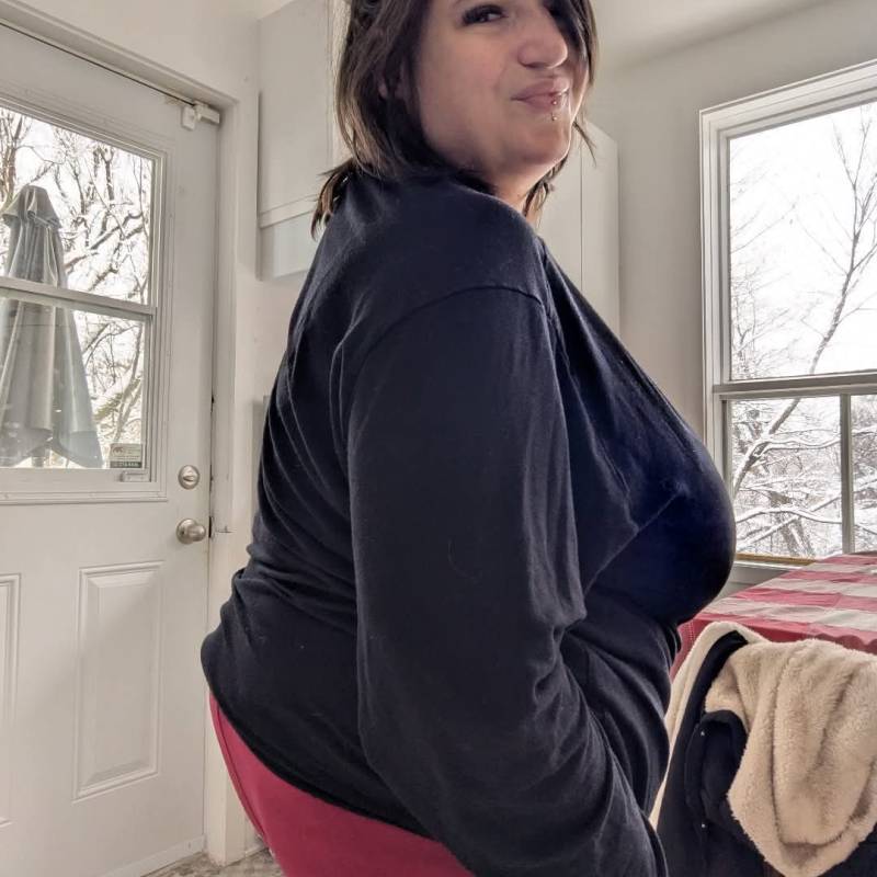 Meet Olivia, 18 Female from France - Free Online Dating at AhhDate