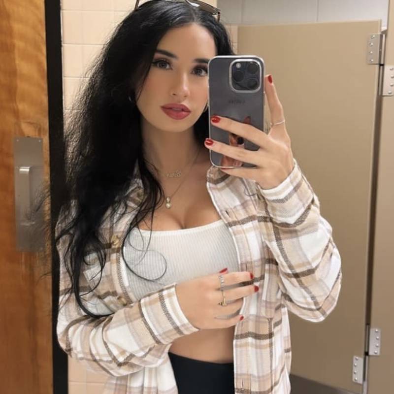 Meet Patrick, 18 Female from stati Uniti - Free Online Dating at AhhDate