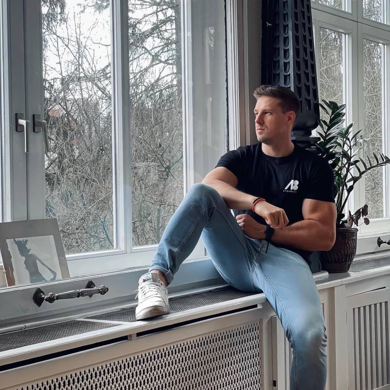 Meet Hunter, 18 Male from Suíça - Free Online Dating at AhhDate