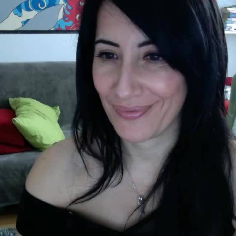 Meet Angrand01, 18 Female from İsviçre - Free Online Dating at AhhDate