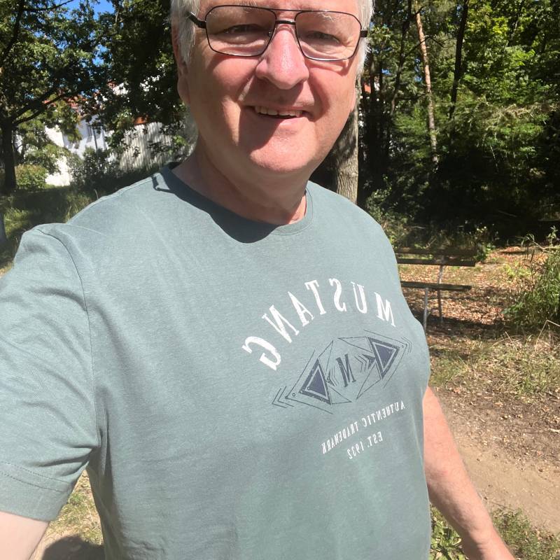 Meet Manfred, 64 Male from Le Havre, Fransa - Free Online Dating at AhhDate - Photo 28730