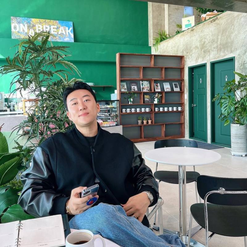 Meet Kim, 18 Male from Coréia, República do Povo Democrático de - Free Online Dating at AhhDate