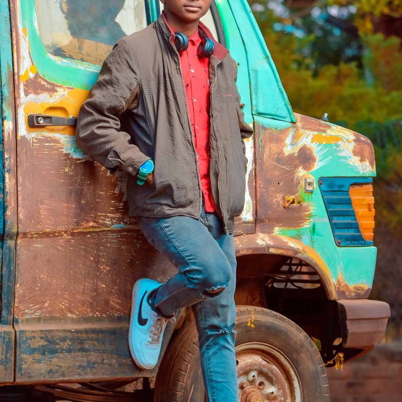 Meet RAHARIMANANA, 20 Male from Fianaratsoa, Madagascar - Free Online Dating at AhhDate - Photo 27069