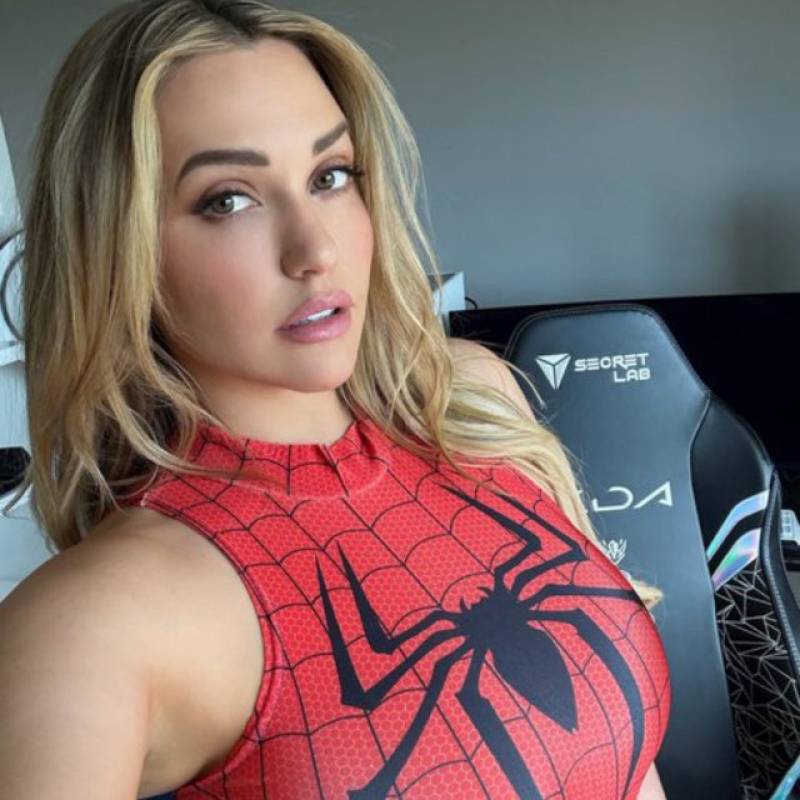 Dating in Wellington: Whitney. 21 years old. Free Online Dating.