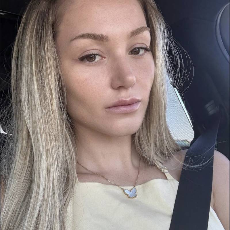 Meet Sarah, 40 Female from İsviçre - Free Online Dating at AhhDate