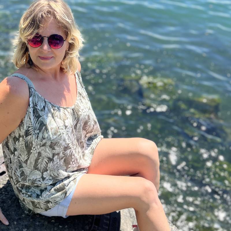 Dating in Stuttgart: Ele. 51 years old. Free Online Dating.