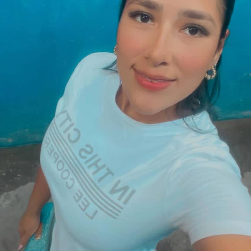 Meet Laura, 40 Female from United States - Free Online Dating at AhhDate - Photo 27008